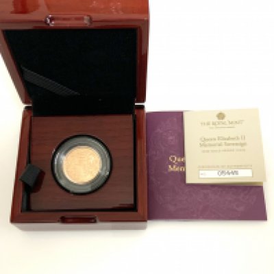 Queen Elizabeth II Memorial 2022 gold proof sovereign, Royal Mint issue no.05445 (A)