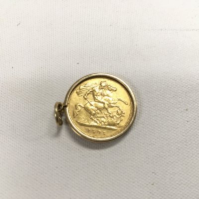 An 1893 half Sovereign (veiled head) in a 9ct pendant mount. Approx weight 4.99 grams.