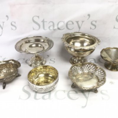 A collection of 6 silver bowls of various styles. 740g total. Postage C