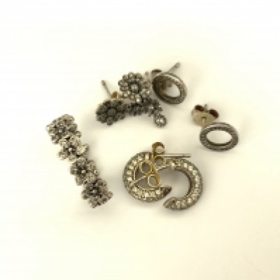 A Pandora Sterling silver Sparkling Daisy's matching earrings and stud earrings together with 2 additional pairs of Pandora silver earrings. (A) NO RESERVE