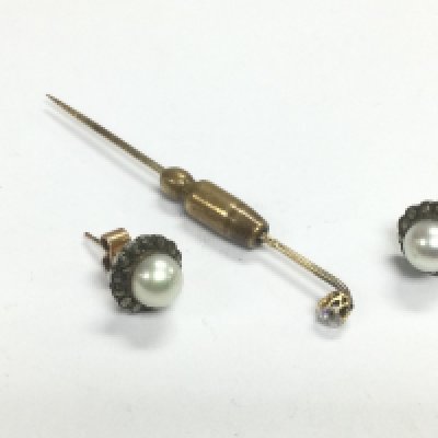 A pair of gold and pearl stud earrings and 0.15ct diamond stick pin. Shipping category A. NO RESERVE