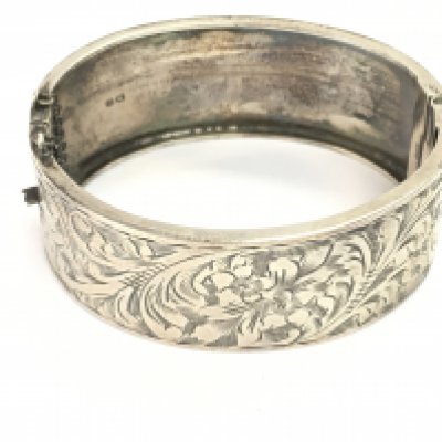 A silver bangle with Birmingham hallmarks 32.61g