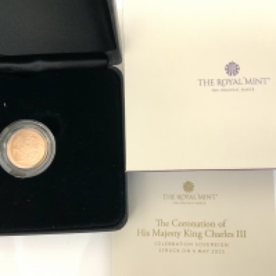 Royal Mint issue, The Coronation of King Charles III celebration sovereign 2023, issue no. 0381. (A)