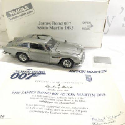 A Boxed Danbury Mint James Bond Aston Martin DB5.