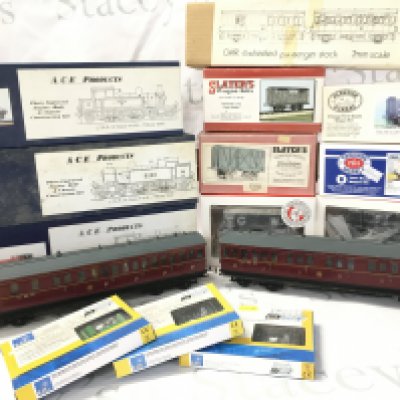 A Collection Of 0 Gauge Model Kits Including Locos. Wagons. Sound Boards Etc.
