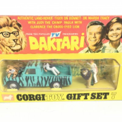 A Boxed Corgi Gift Set 7 Daktari.