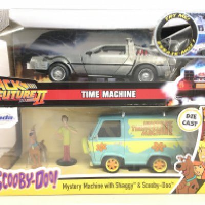 A Boxed Jade Mystery Machine With Shaggy and Scooby-Doo And A Boxk To The Future 2 Time Machine.(2)