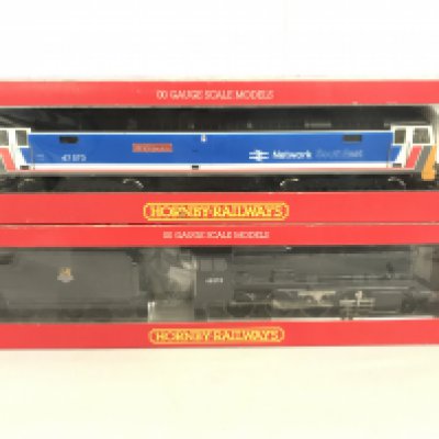 A Boxed Hornby 00 Gauge BR 2-8-0 Loco 8F Class #R.324 And A BR Co-Co Diesel London Standard #R.876.