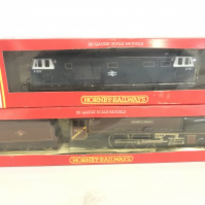 2 X Boxed Hornby 00 Gauge Locomotives. A B.R. Hymek B-B Diesel #R.122 And A 4-6-2 Loco Duchess Of Norfolk #R.134.
