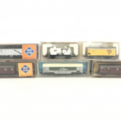 6 Boxed N Gauge Freight Wagons. No Reserve.