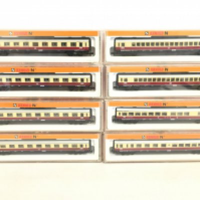 8 Boxed Arnold N Gauge German Deutsche Bahn Arnold Coaches. No Reserve.