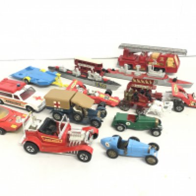 A Collection of Matcbox Diecast Including Early Examples.