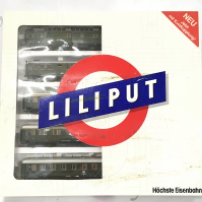 A Boxed Lilliput H0 Set #8318.
