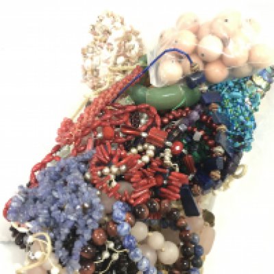 A box of pearl and some precious stone jewellery