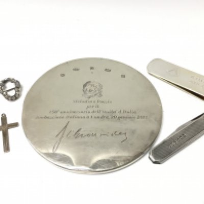 An assorted collection of silver items including a Sankey-Sheldon penknife, coaster, a non silver Masonic money clip etc. Postage category A. NO RESERVE