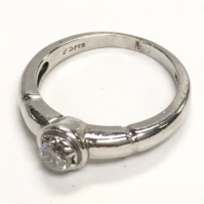 9ct white gold 0.25ct diamond solitaire diamond ring. Approx ring size K/L. Postage category A.