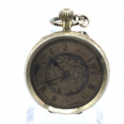 A 14ct gold button wind pocket watch. Winds and runs. Postage B