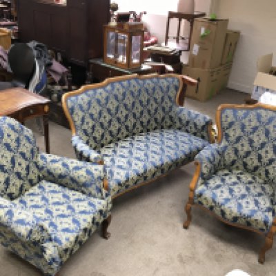 An Edwardian upholstery three piece suite , sofa length 52x width 132x height 94cm.