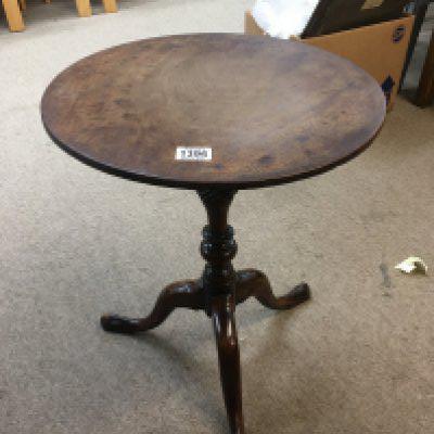 A George III mahogany wine table.
