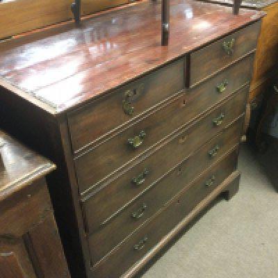 A George III mahogany chest of drawers, approx 100cm x 56cm x 94cm. Shipping category D. NO RESERVE
