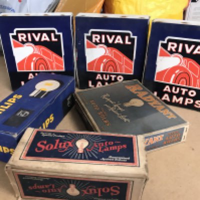 Vintage boxed car lamps . Cannot be posted