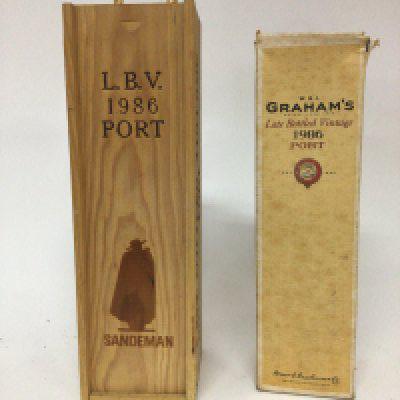 Two bottles of Vintage Port 1986 Grahams and Sandeman LBV in a wooden box (2)