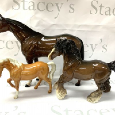 3 Beswick horses. (D)