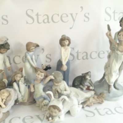 A Collection of Lladro and Nao porcelain figures, some damage. 5 to 32cm tall. This lot cannot be posted