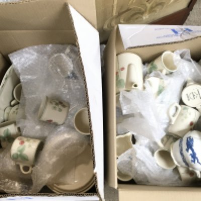 A Wedgwood Raspberry cane set including bowls, cups, dishes etc. This lot cannot be posted