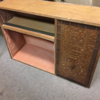 A mid 20th century pine bookshelf/clock 77cm tall 51cm wide