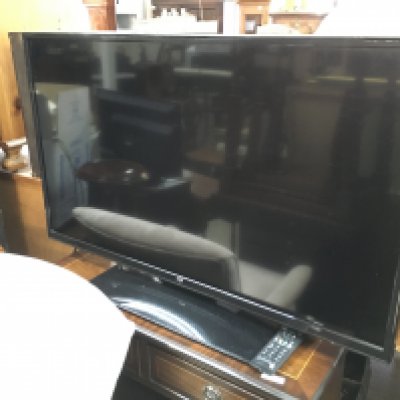 A JVC LT39DG52J 39 inch tv and a Logik tv 23inch. This lot cannot be posted. NO RESERVE