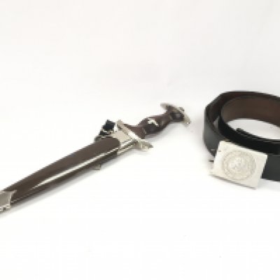 A Nazi SA dagger and Wehrmacht belt and clasp. RZM pattern M7/42 Blade approximately 22cm long, total length 35cm. This lot cannot be posted