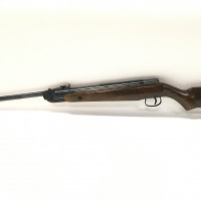 A vintage Webley & Scott Falcon 0.22 air rifle, made in england. 105cm long. This lot cannot be posted