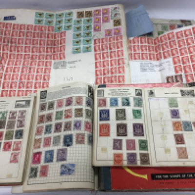A collection of GB and world stamps. Shipping category B. NO RESERVE
