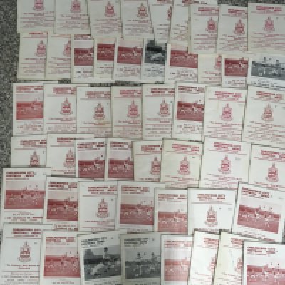 1950s + 1960s Chelmsford City Football Programmes: Aways at 51/52 Kidderminster, 59/60 Clacton. Homes v 60/61 Norwich, 55/56 Headington, 50 x small early to mid 60s homes, some single sheets and more. Fair/good. (71)