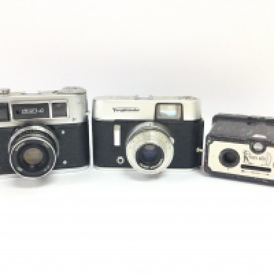3 Cameras. A Robin Hood. A Russian made Fez 4 and a Voigtlander Vito C. NO RESERVE