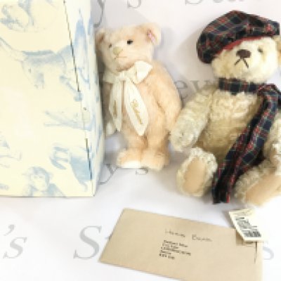 Two Steiff bears including William and Catherine Ltd edition wedding bear with original box. Postage B