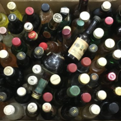 A collection of miniatures including Teachers, Seagrams 100 pipers, Chivas Regal etc. Various levels. This lot cannot be posted