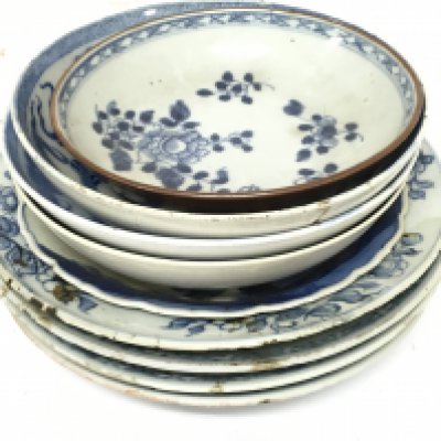 A Collection of late 19th century Chinese porcelain blue and white plates with floral and dragon design. Damage seen. This lot cannot be posted