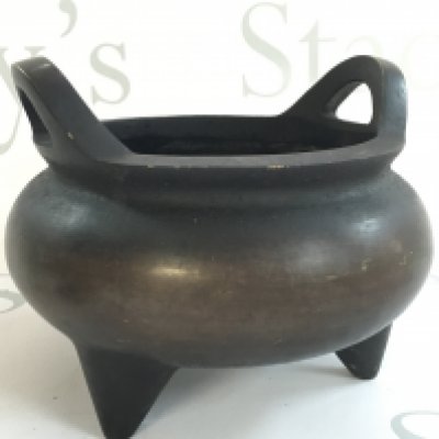 A late 19th/ early 20th century Chinese bronze censer, 17cm wide. Postage category C