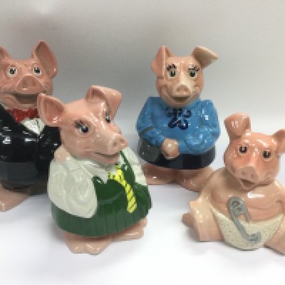 Four Wade Natwest pigs. Shipping category D. NO RESERVE