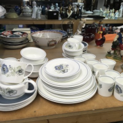 Wedgewood Susie Cooper dinner set containing cups and plates etc. This lot cannot be posted