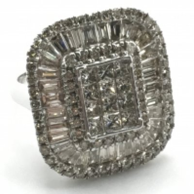 A certificated large 9ct white gold cocktail ring set with baguette and RBC diamonds. Diamonds 3.55ct. Cer no. WGI9624144926. Size N. Ring weight 8.7g. Postage category A