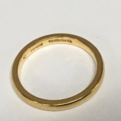 A 22carat gold wedding ring. Weight 4g
