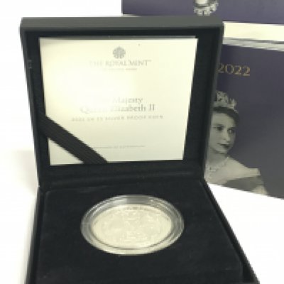A Silver Proof 2022 UK &#20132660835 Her Majesty Queen Elizabeth II coin. Postage cat A