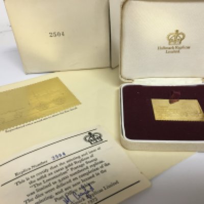 A 22carat solid gold limited edition plaque The golden Age of Steam a commutative gold stamp plaque 150th Anniversary of the first Railway in the world.1825 Stockton a d Darlington Railway the plaque hallmarked and weight of 26.2g with box and certificate of Authenticity. 2504/3000.