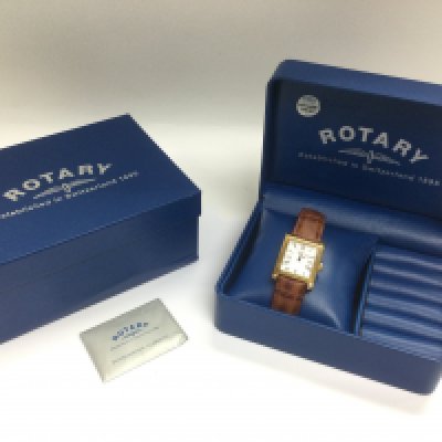 A cased 9ct gold Rotary watch with Roman numerals and date aperture. Shipping category B.