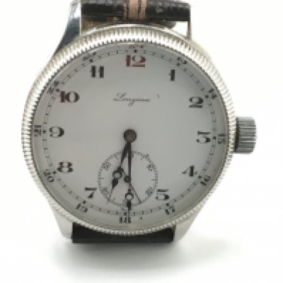 A gents Longines automatic wrist watch with large white dial. Seen running. Approx 50mm including crown.