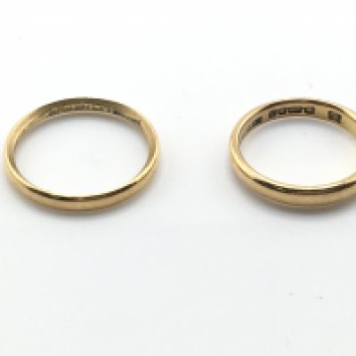 Two 22ct gold wedding bands. 4.8g total