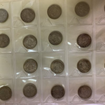 Albums of good British coinage including some pre 1947 silver examples. (D)